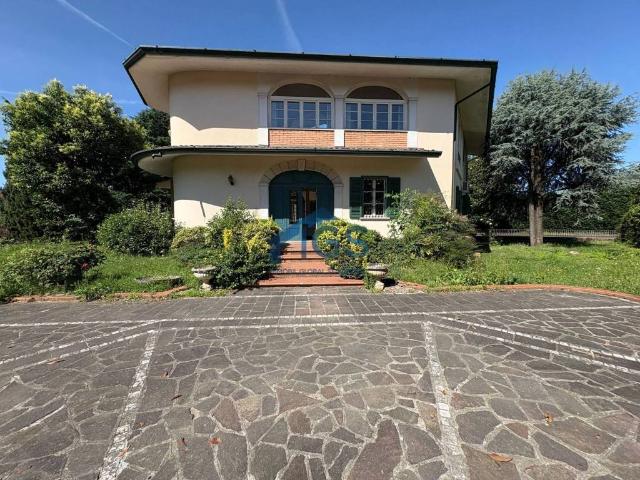 Villa Indipendente in vendita a Travagliato, Lombardia