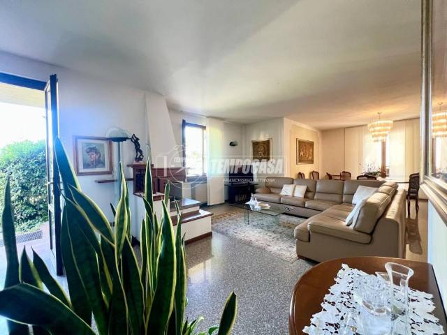 Villa Indipendente in vendita a Travagliato, Lombardia