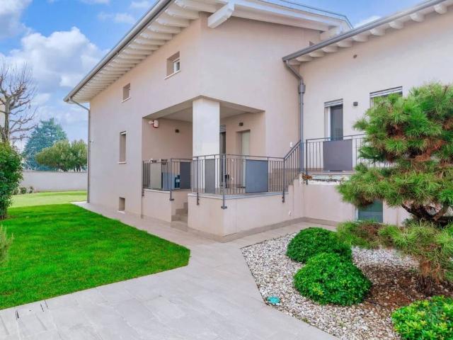 Villa Indipendente in vendita a Travagliato, Lombardia