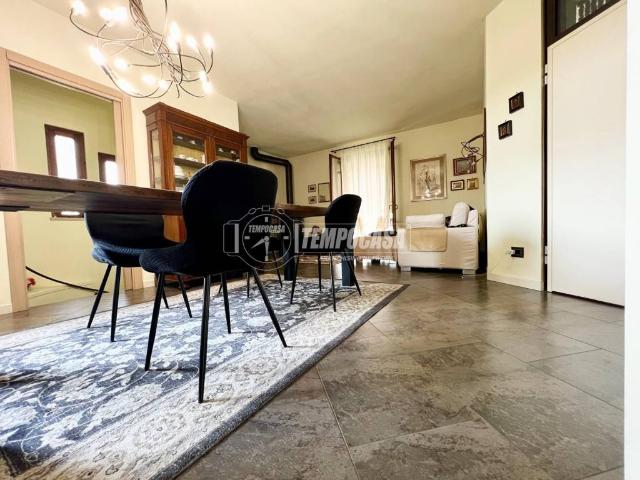 Villa Indipendente in vendita a Travagliato, Brescia