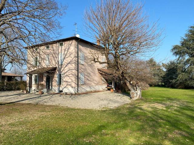 Villa Indipendente in vendita a Traversetolo, Reggio Emilia