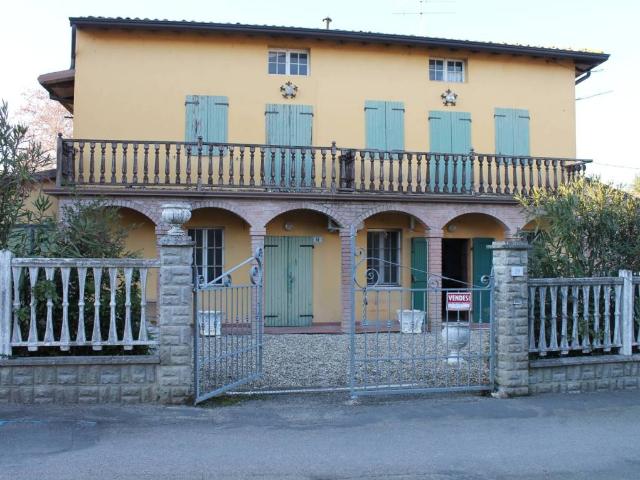 Villa Indipendente in vendita a Traversetolo, Reggio Emilia