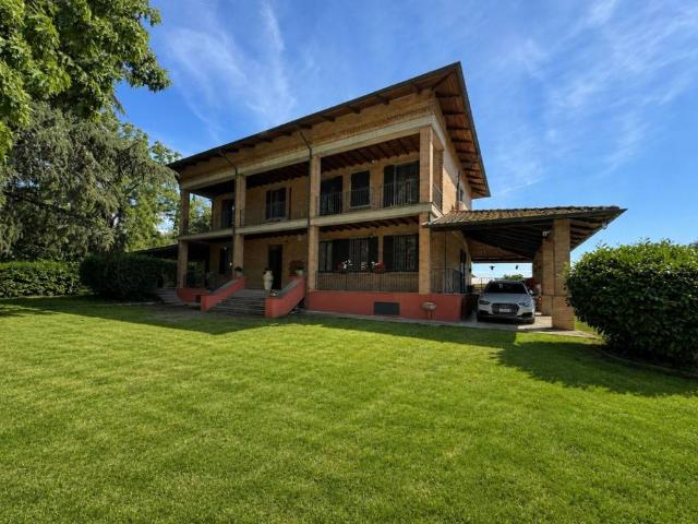 Villa Indipendente in vendita a Traversetolo, Reggio Emilia