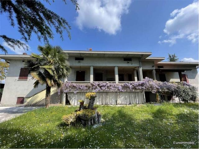 Villa Indipendente in vendita a Traversetolo, Reggio Emilia