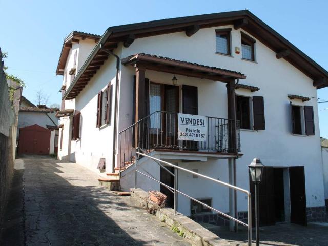 Villa Indipendente in vendita a Traversetolo, Reggio Emilia