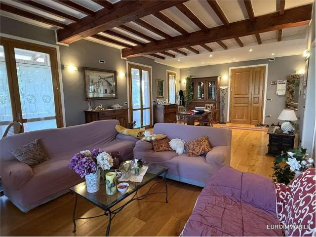 Villa Indipendente in vendita a Traversetolo, Reggio Emilia