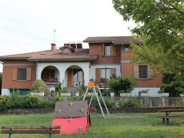 Villa Indipendente in vendita a Traversetolo, Reggio Emilia