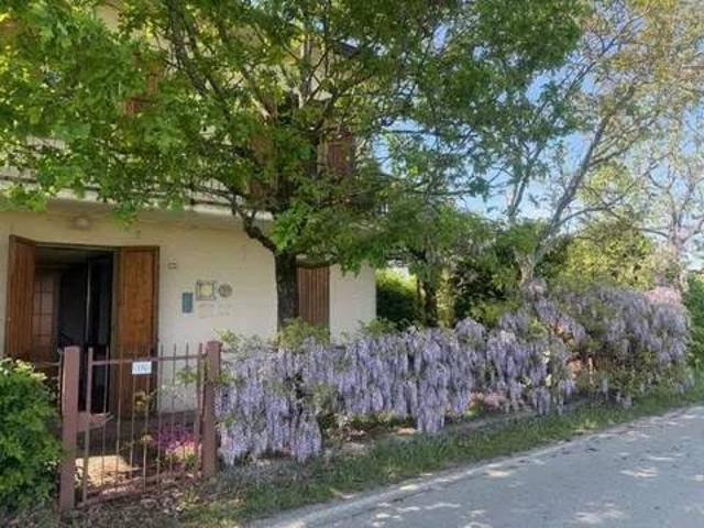 Villa Indipendente in vendita a Traversetolo, Reggio Emilia