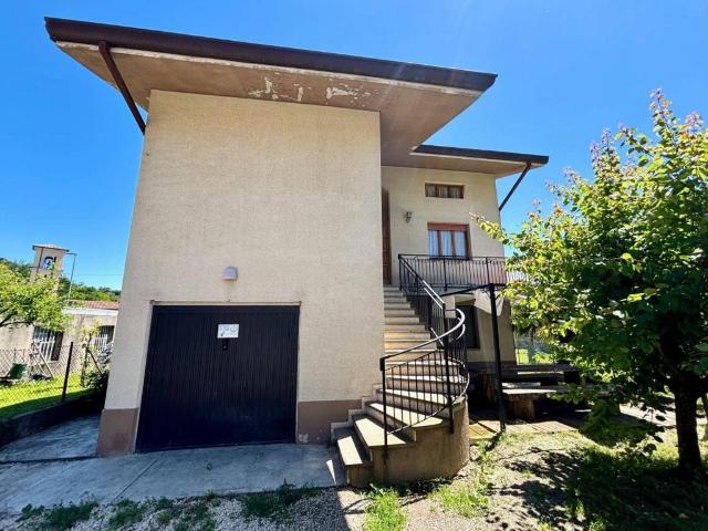 Villa Indipendente in vendita a Travesio, Friuli-Venezia Giulia