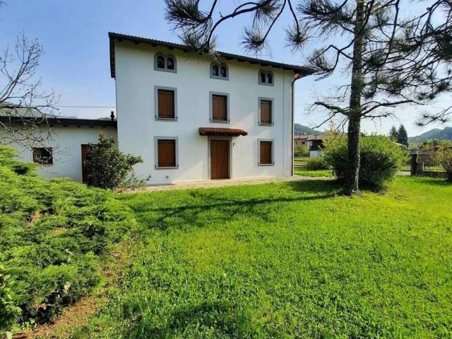 Villa Indipendente in vendita a Travesio, Friuli-Venezia Giulia