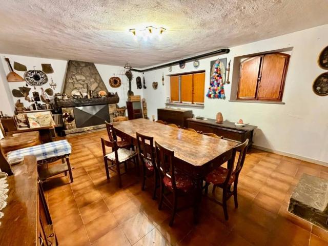 Villa Indipendente in vendita a Travo, Reggio Emilia