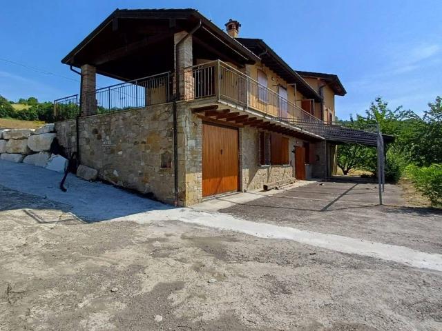 Villa Indipendente in vendita a Travo, Reggio Emilia