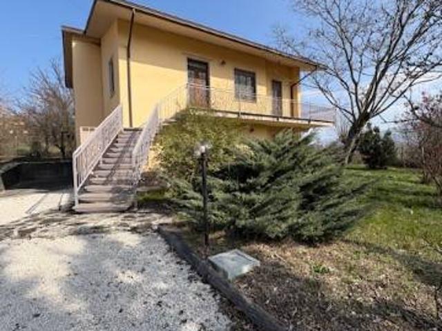 Villa Indipendente in vendita a Travo, Reggio Emilia