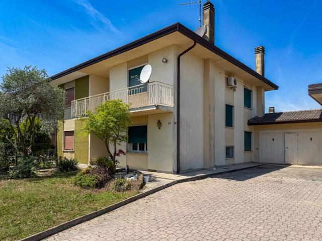 Villa Indipendente in vendita a Sant'Ambrogio, Trebaseleghe