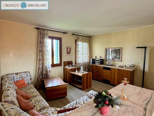 Villa Indipendente in vendita a Trebaseleghe, Veneto
