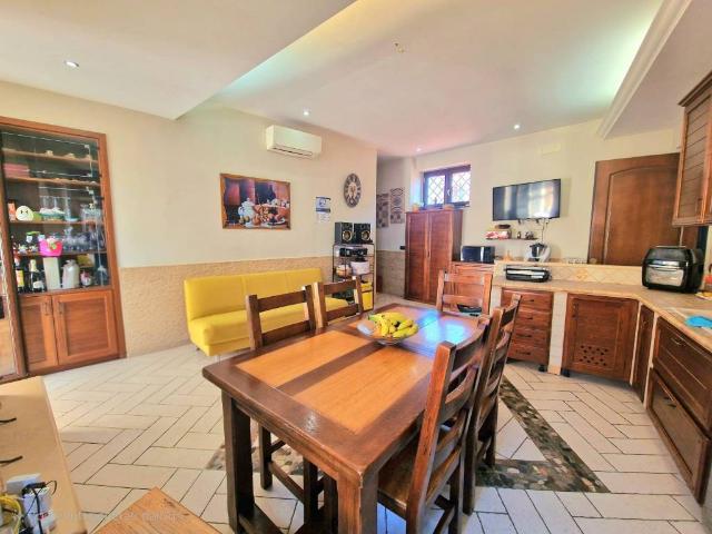 Villa Indipendente in vendita a Trecase, Campania