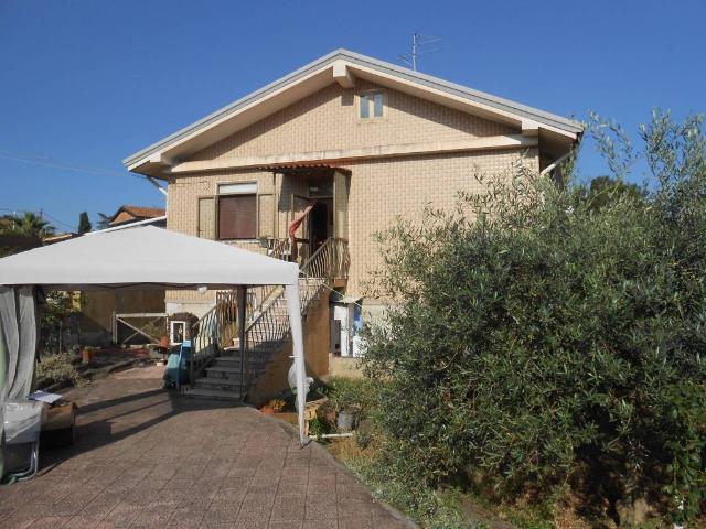 Villa Indipendente in vendita a Trecastagni, Sicilia
