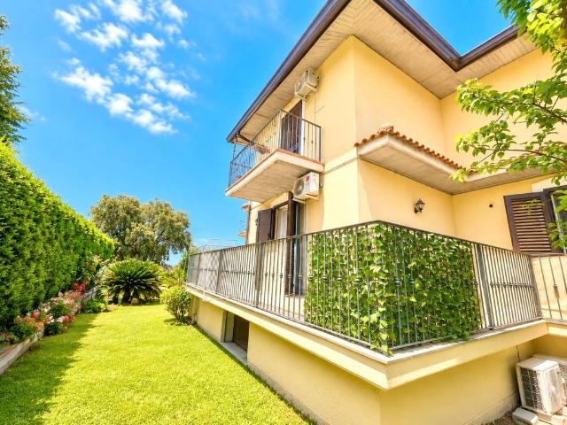 Villa Indipendente in vendita a Trecastagni, Sicilia