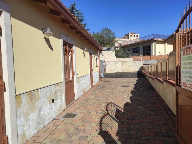 Villa Indipendente in vendita a Trecastagni, Sicilia