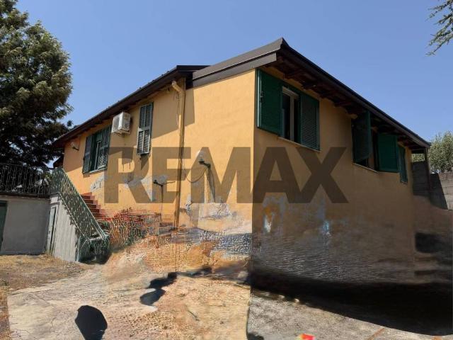 Villa Indipendente in vendita a Trecastagni, Sicilia