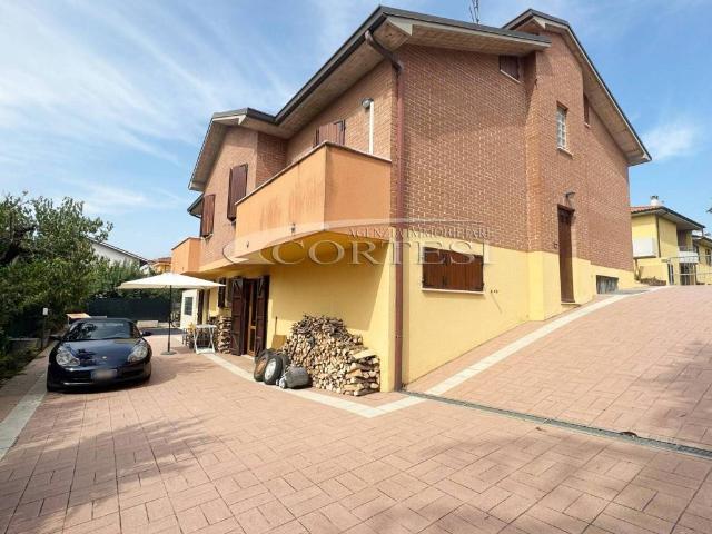 Villa Indipendente in vendita a Trecastelli, Marche