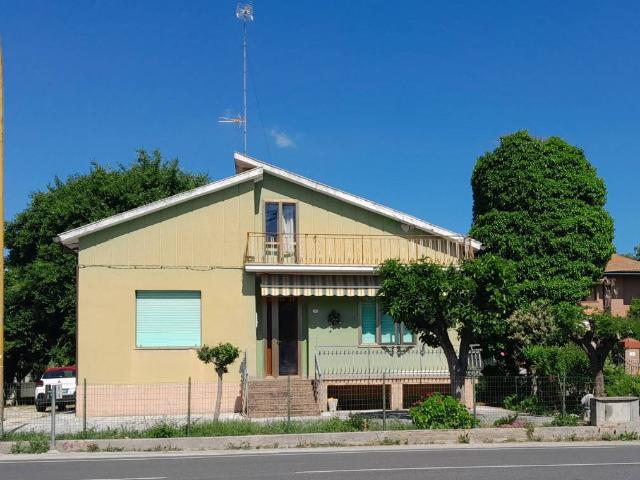 Villa Indipendente in vendita a Trecastelli, Marche