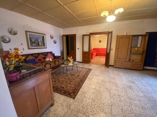 Villa Indipendente in vendita a Trecenta, Veneto