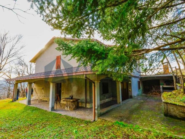Villa Indipendente in vendita a Unione di Comuni della Romagna Forlivese, Tredozio