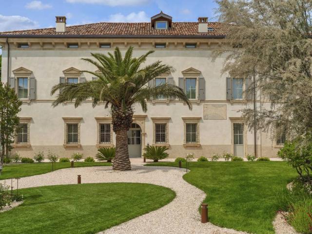 Villa Indipendente in vendita a Tregnago, Verona