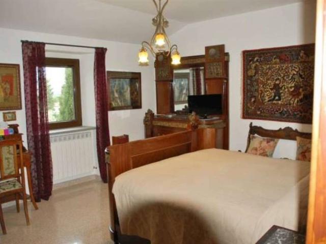 Villa Indipendente in vendita a Contrada Vallonica, Marche