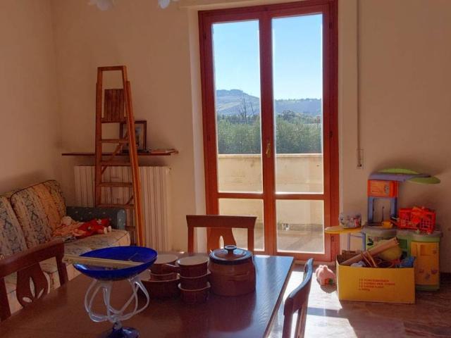 Villa Indipendente in vendita a Contrada Chiaravalle, Marche
