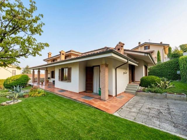 Villa Indipendente in vendita a Treiso, Cuneo