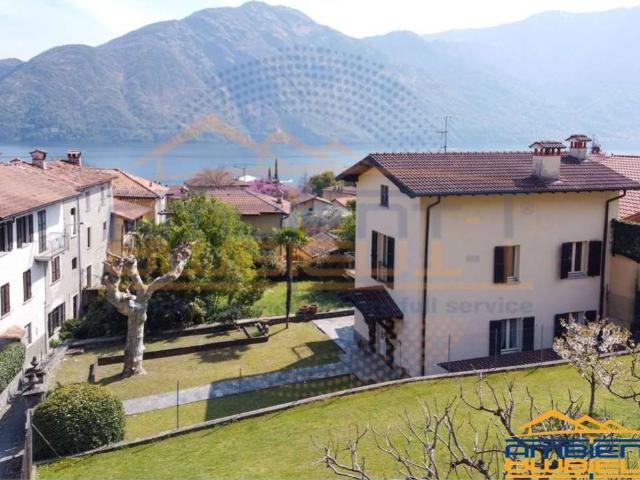 Villa Indipendente in vendita a Bonzanigo, Tremezzina