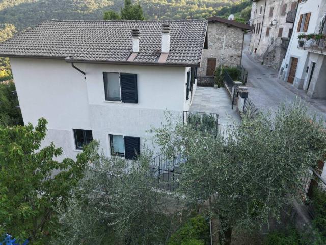 Villa Indipendente in vendita a Comunità Montana Parco Alto Garda bresciano, Tremosine