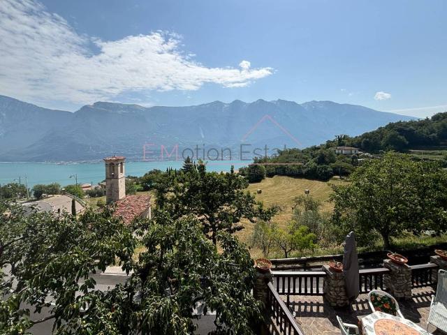 Villa Indipendente in vendita a Comunità Montana Parco Alto Garda bresciano, Tremosine