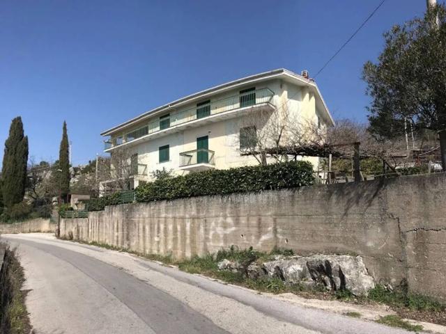 Villa Indipendente in vendita a Trentinara, Campania
