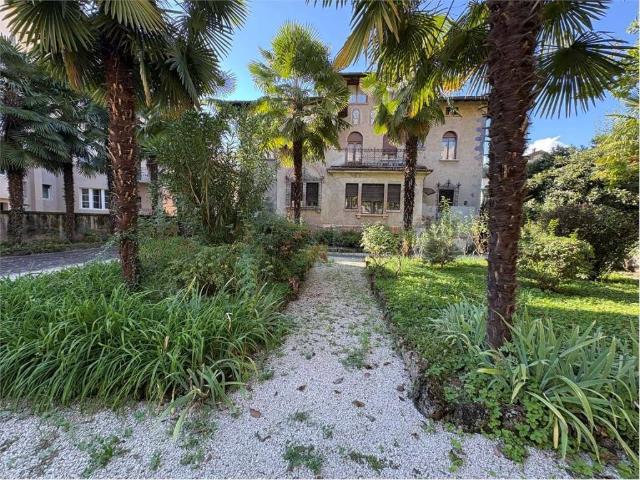 Villa Indipendente in vendita a Territorio Val d'Adige, Trento
