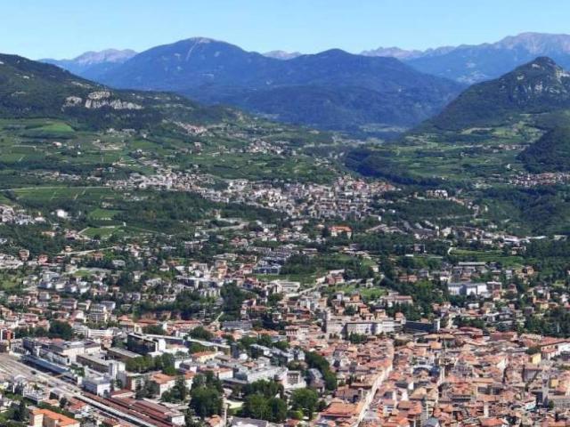 Villa Indipendente in vendita a Territorio Val d'Adige, Trento