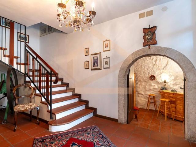 Villa Indipendente in vendita a Territorio Val d'Adige, Trento
