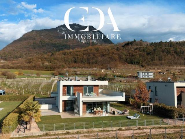 Villa Indipendente in vendita a Territorio Val d'Adige, Trento