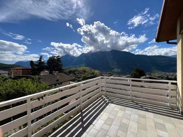 Villa Indipendente in vendita a Territorio Val d'Adige, Trento