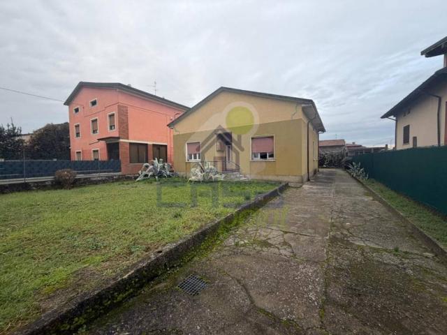 Villa Indipendente in vendita a Trenzano, Lombardia