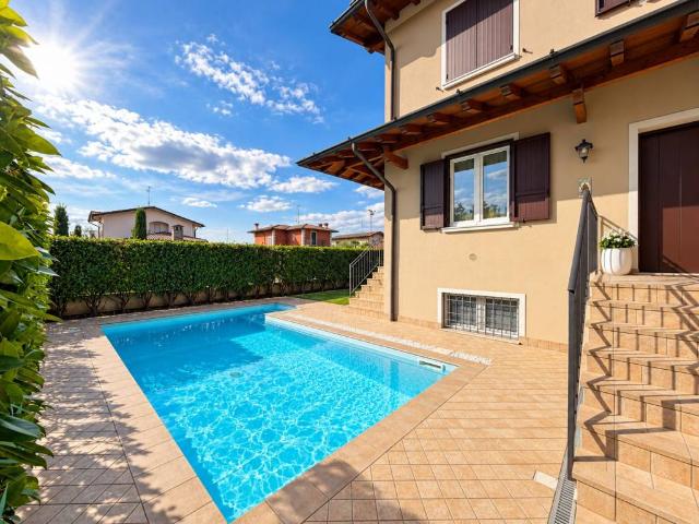 Villa Indipendente in vendita a Trenzano, Brescia