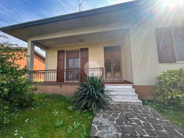 Villa Indipendente in vendita a Trenzano, Lombardia