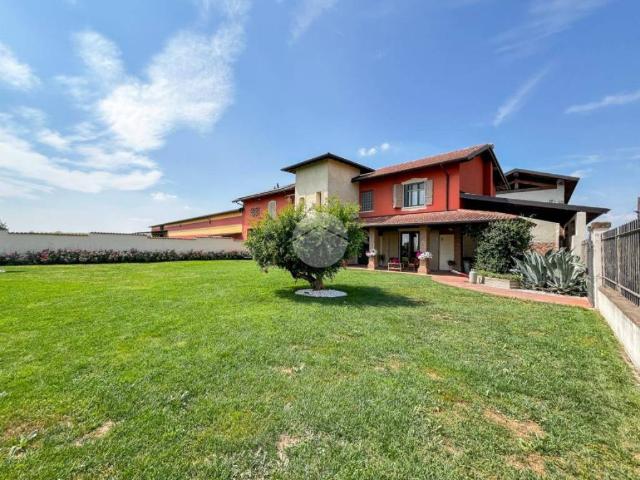 Villa Indipendente in vendita a Trenzano, Lombardia