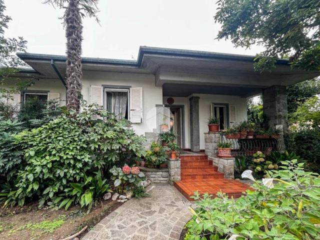 Villa Indipendente in vendita a Trenzano, Lombardia