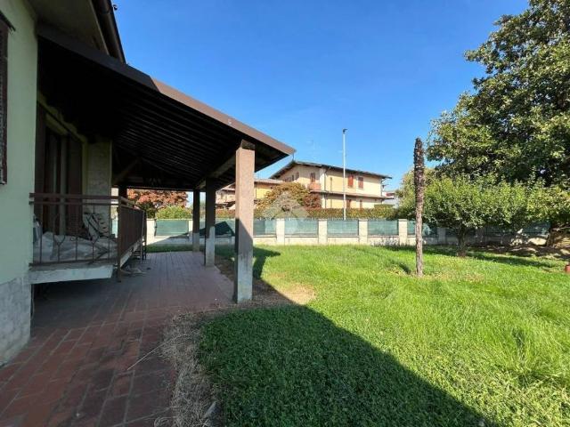 Villa Indipendente in vendita a Trenzano, Brescia