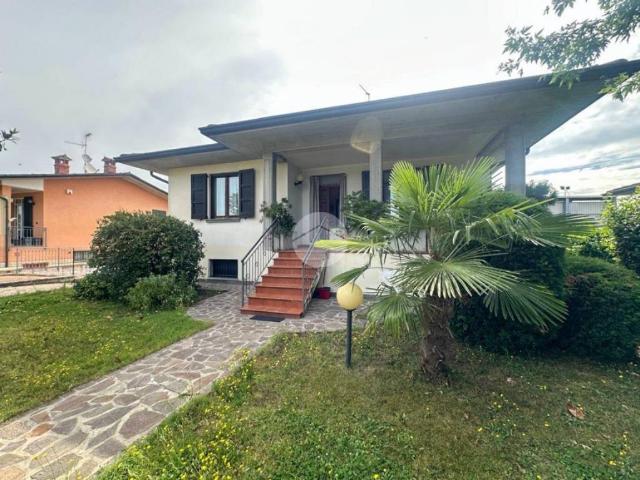 Villa Indipendente in vendita a Trenzano, Lombardia