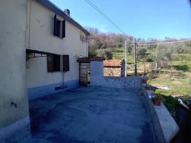 Villa Indipendente in vendita a Unione di comuni Montana Lunigiana, Tresana