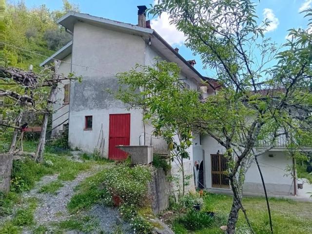 Villa Indipendente in vendita a Unione di comuni Montana Lunigiana, Tresana
